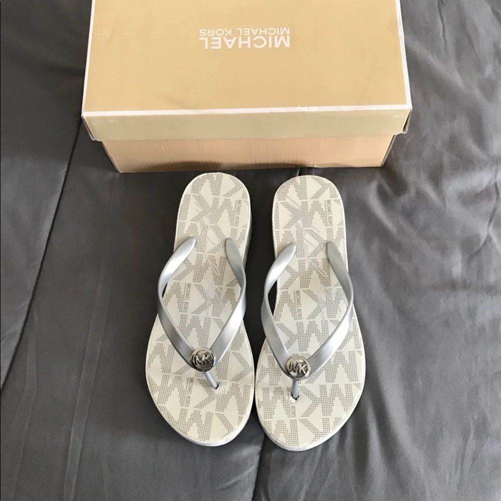 New Micheal kors sandals!!